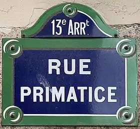 Voir la plaque.