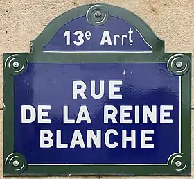 Voir la plaque.