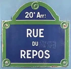 Voir la plaque.