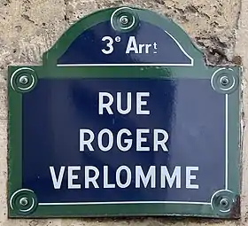 Voir la plaque.