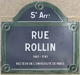 Voir la plaque.