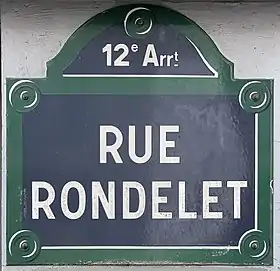 Voir la plaque.