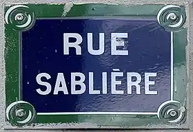 Voir la plaque.