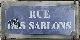 Voir la plaque.