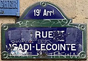 Voir la plaque.