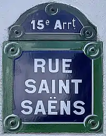 Voir la plaque.