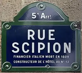 Voir la plaque.