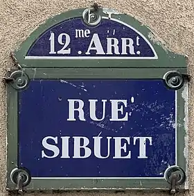 Voir la plaque.