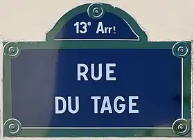 Voir la plaque.