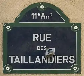 Voir la plaque.