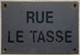 Voir la plaque.