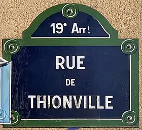 Voir la plaque.