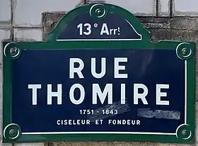 Voir la plaque.