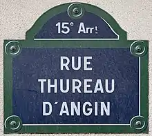 Voir la plaque.