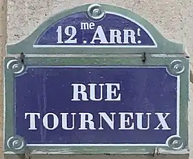 Voir la plaque.