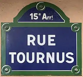 Voir la plaque.