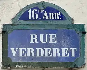 Voir la plaque.