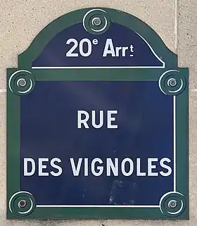 Voir la plaque.