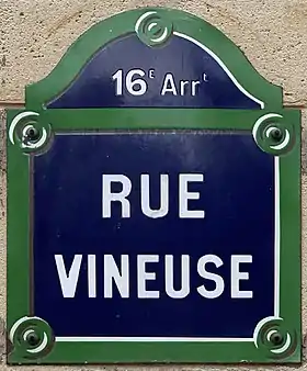 Voir la plaque.