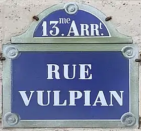 Voir la plaque.