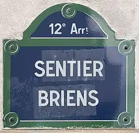 Voir la plaque.