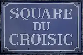 Voir la plaque.