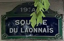 Voir la plaque.