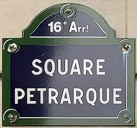 Voir la plaque.