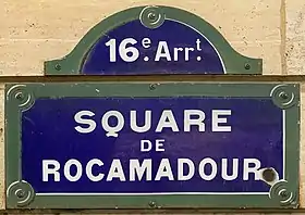 Voir la plaque.