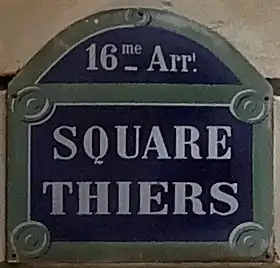 Voir la plaque.