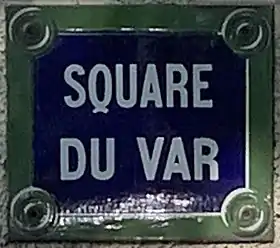 Voir la plaque.