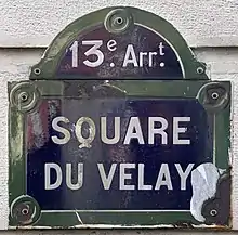 Voir la plaque.