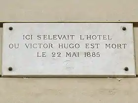 Plaque au no 124.