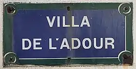 Voir la plaque.