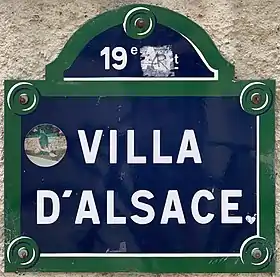 Voir la plaque.