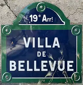 Voir la plaque.