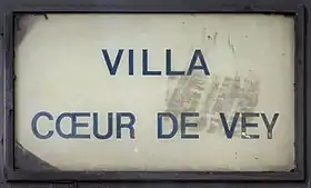 Voir la plaque.