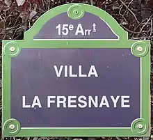 Voir la plaque.