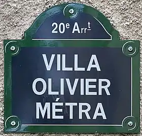 Voir la plaque.