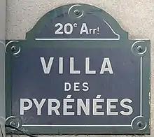 Voir la plaque.