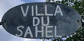 Voir la plaque.