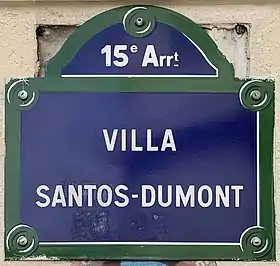 Voir la plaque.