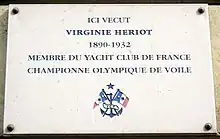 Plaque au no 54.