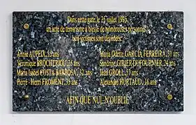 Plaque commémorative de l'attentat de 1995.