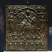 Plaque en bronze argenté avec tauroctonie et divinités planétaires. Brigetio (Hongrie), début IIIe siècle. Musée national hongrois.