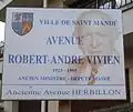 Plaque de l'avenue Robert-André-Vivien, à Saint-Mandé.