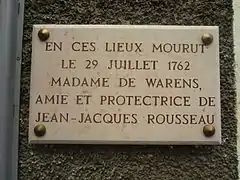 Plaque commémorative Décès de Mme de Warens sur la façade de sa maison à Chambéry
