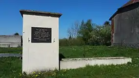 Plaque commémorative en l'honneur de Jean Delabruyère et Mireille Delabruyère.