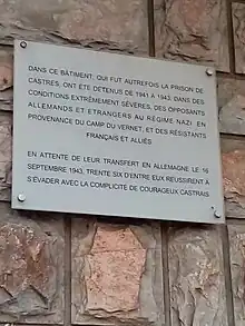 Plaque commémorative de l'ancienne prison de Castres pendant la Seconde Guerre mondiale.
