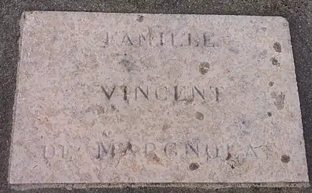 Plaque du caveau dans lequel est enterré Étienne Vincent-Marniola.